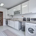 Pontinha Typical By Homing Лісабон
