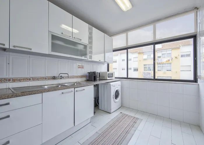 Pontinha Typical By Homing Apartament Lizbona