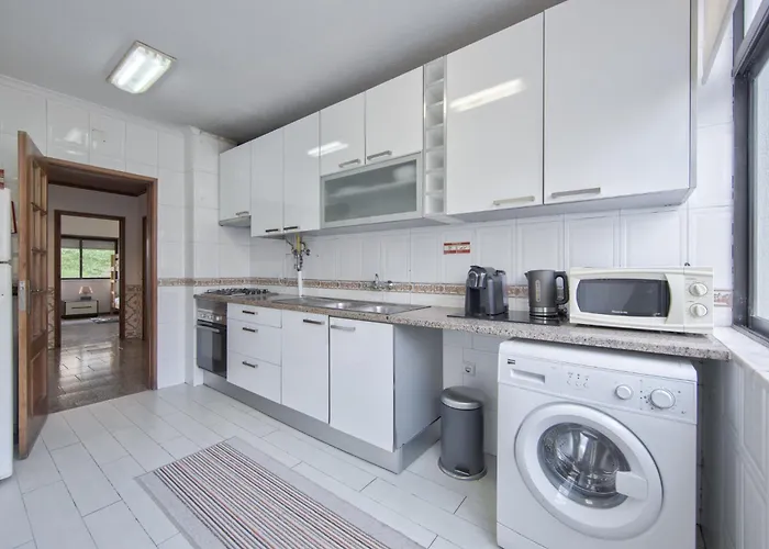 Pontinha Typical By Homing Lissabon