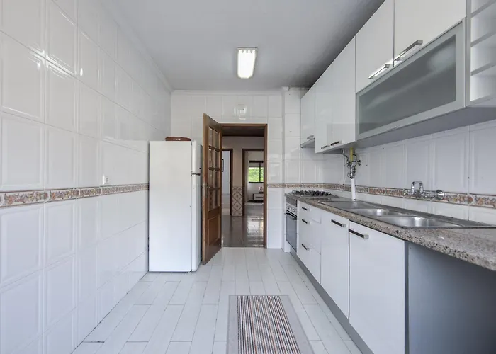 Pontinha Typical By Homing Lissabon