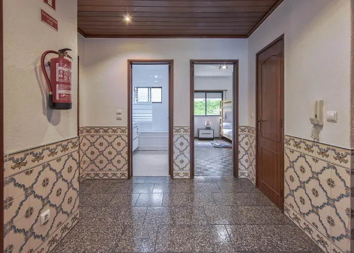 Pontinha Typical By Homing Lissabon